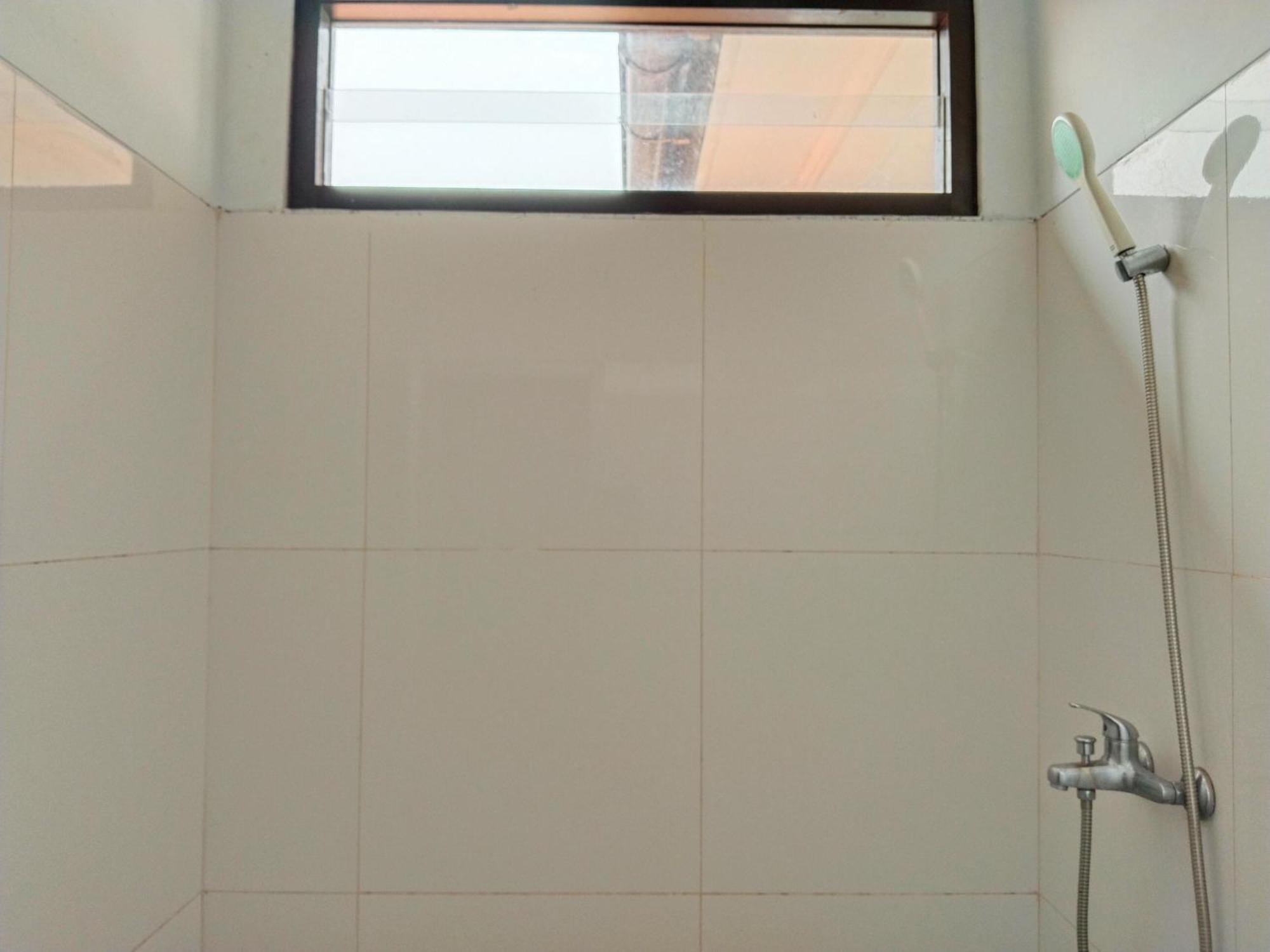 Dejati House Bekasi Exterior foto
