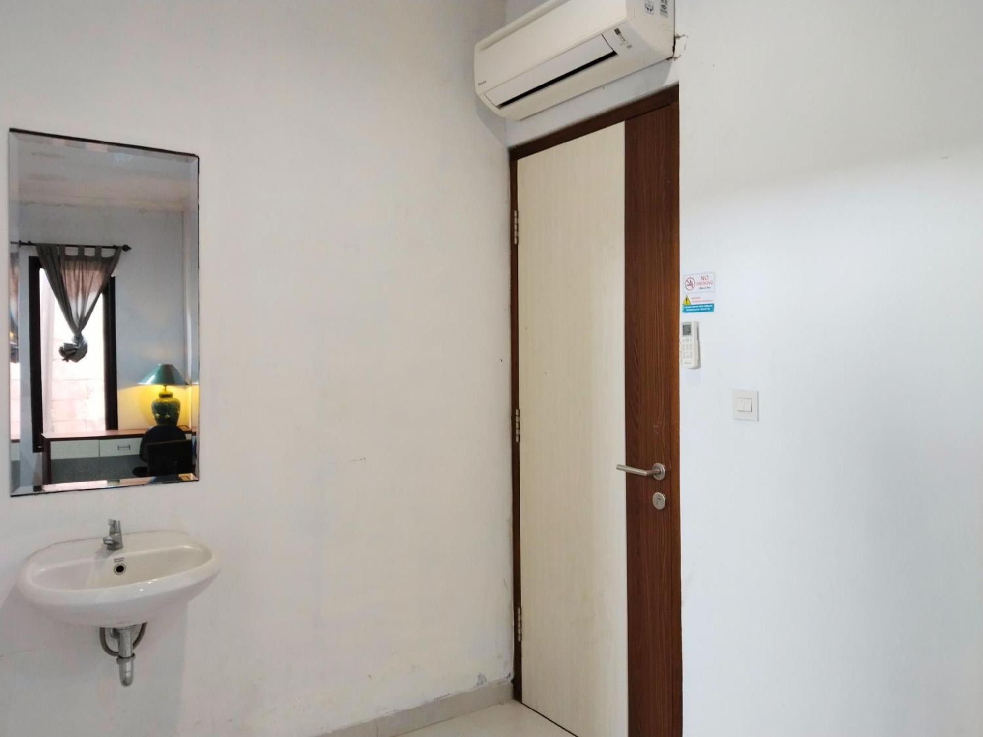 Dejati House Bekasi Exterior foto