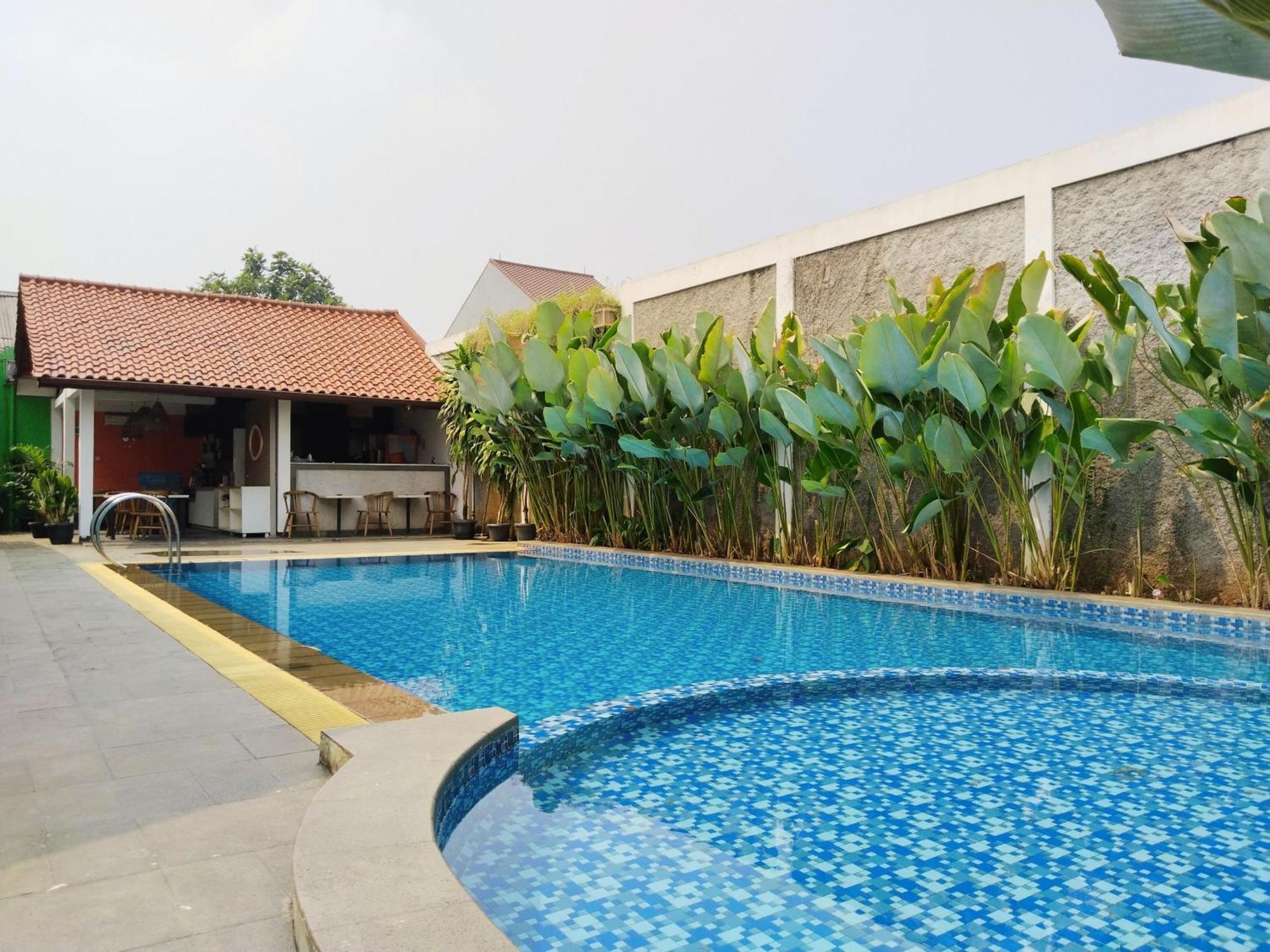 Dejati House Bekasi Exterior foto