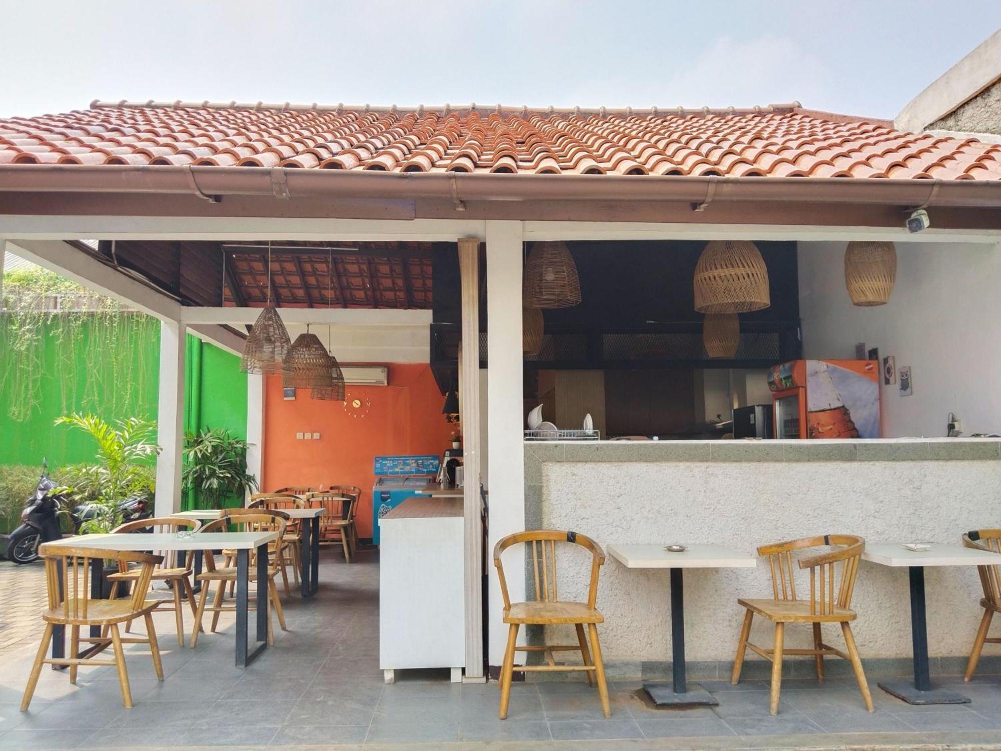 Dejati House Bekasi Exterior foto