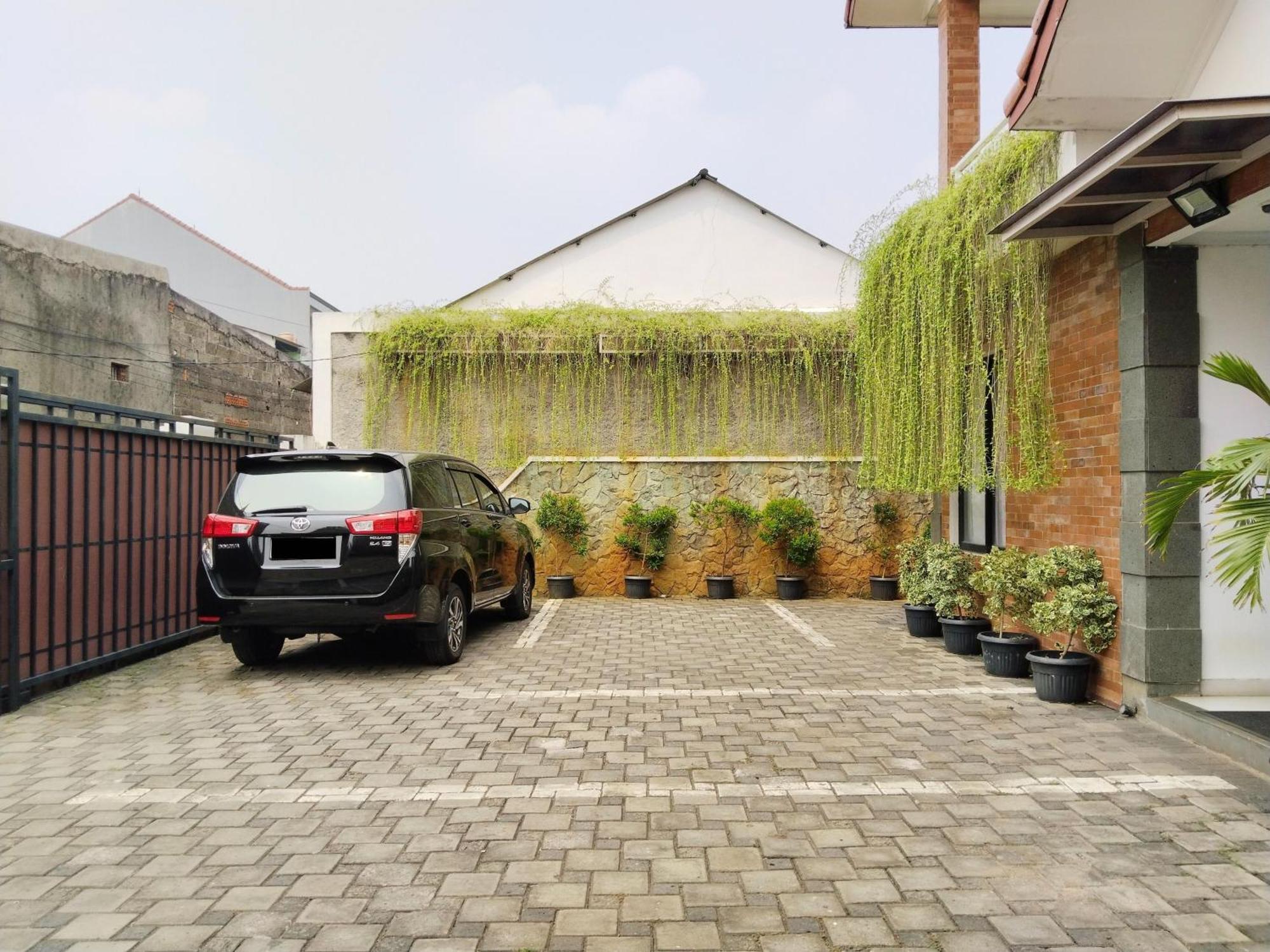 Dejati House Bekasi Exterior foto